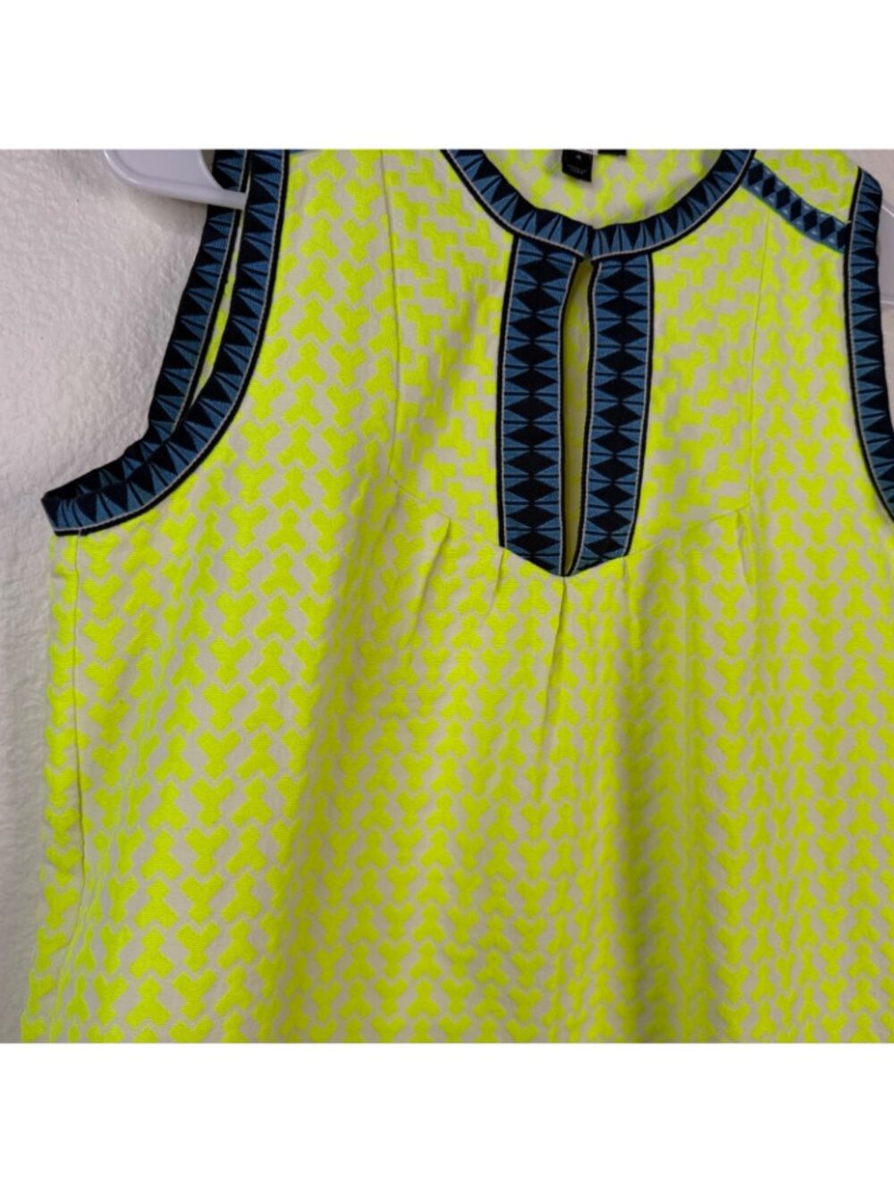 J.CREW Neon Arrow Print Mod Shift Dress Pockets Yellow White Sz 4 Resort Yacht - Picture 7 of 14